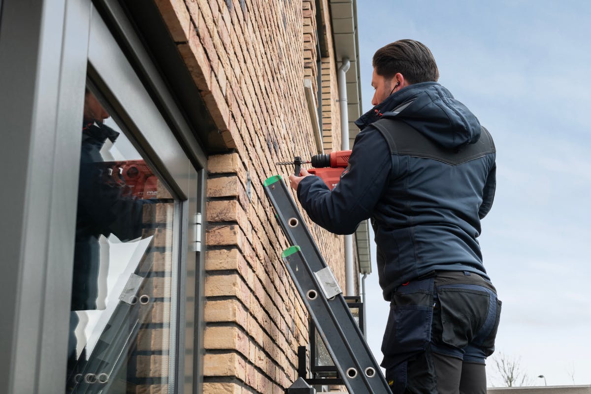 Zonnescherm laten monteren