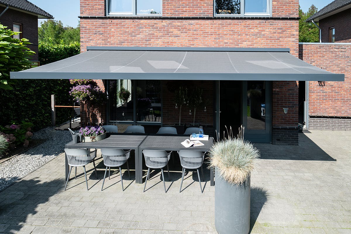 Kleuren zonnescherm inhuis plaza