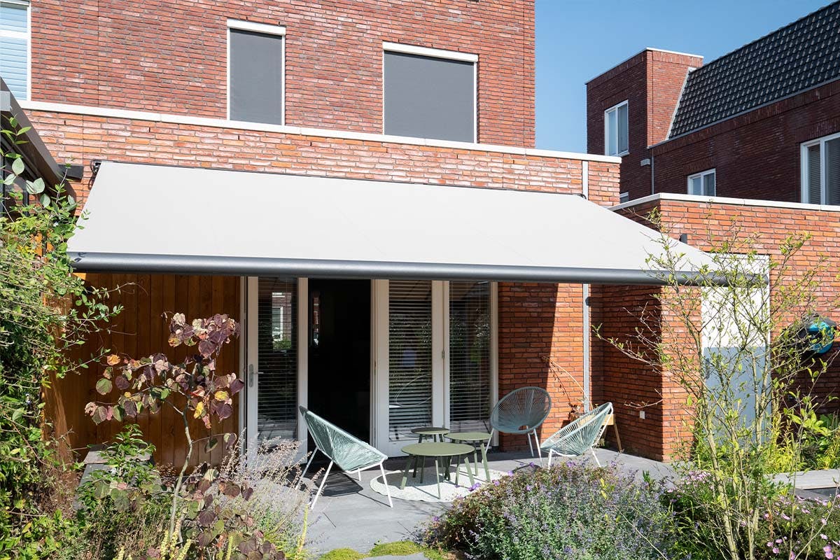 Zonnescherm 500x300 bij inhuis plaza