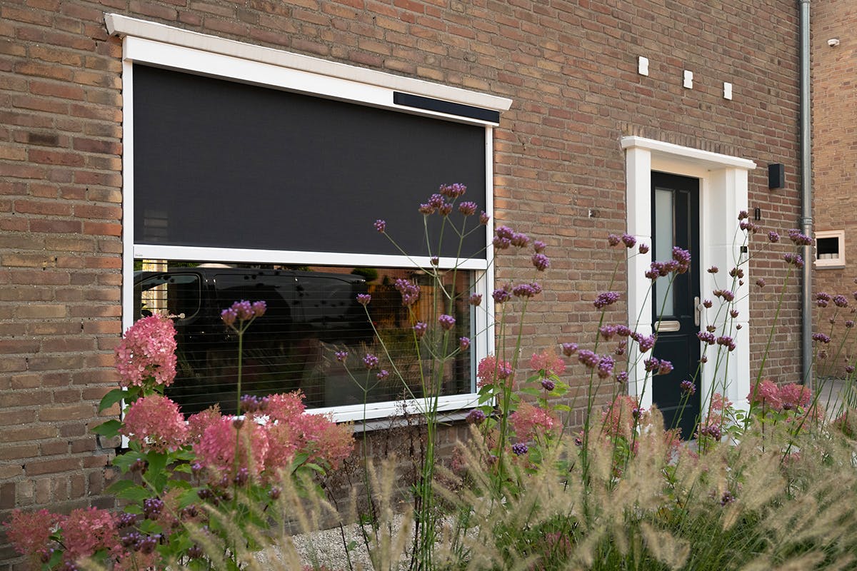 Zonwering buitenkant raam