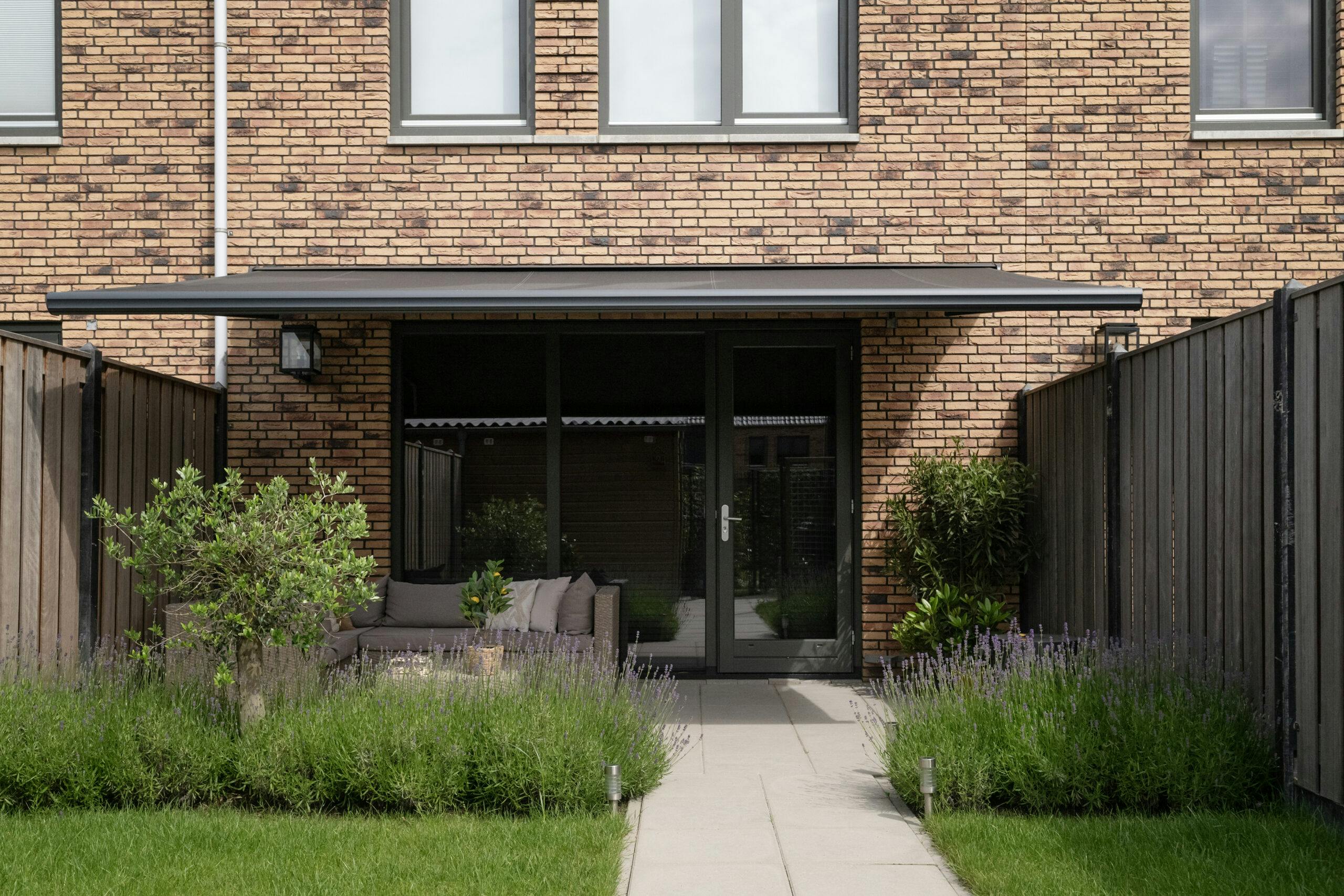 Zonnescherm direct uit voorraad leverbaar