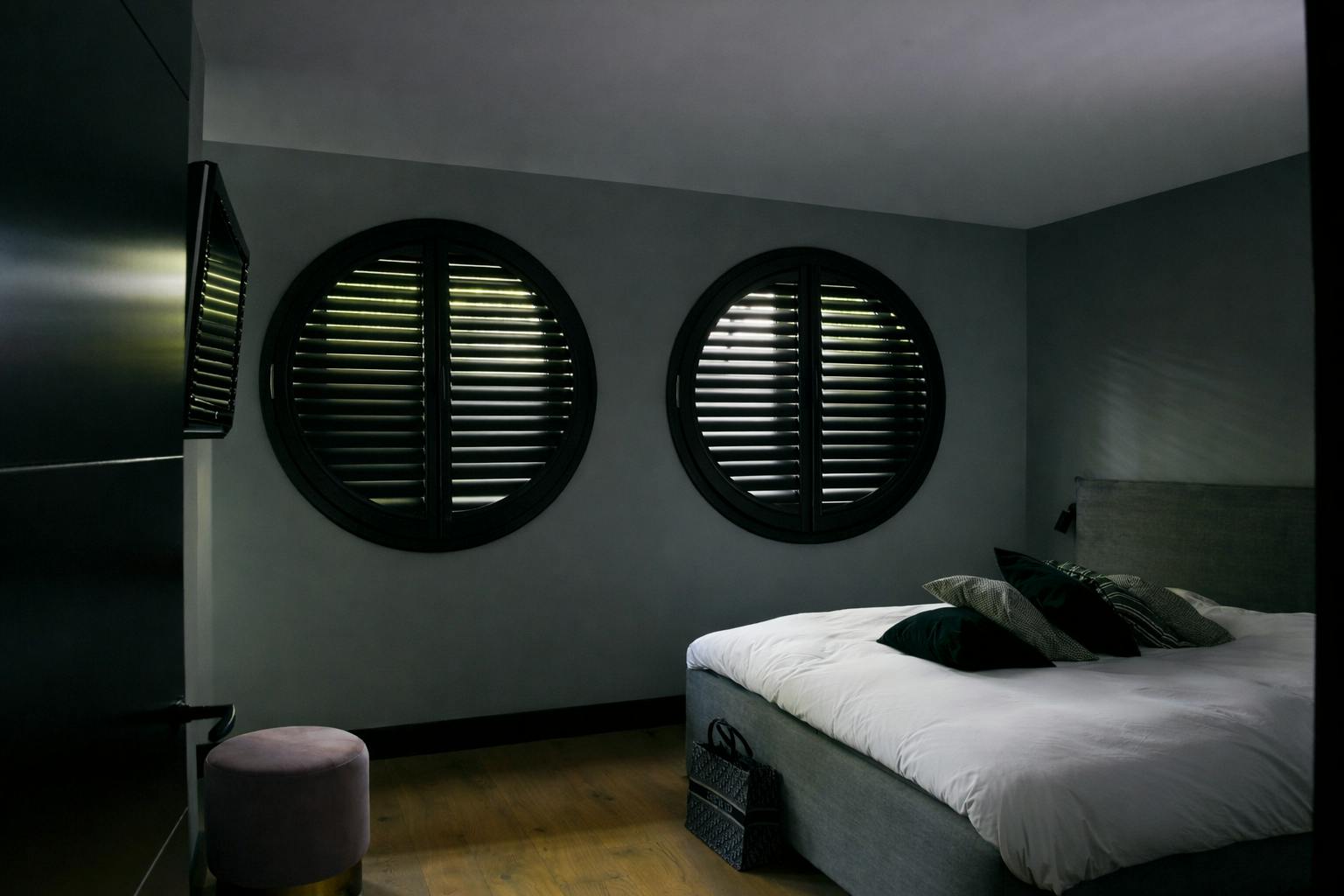 Shutters rond raam - project inhuis plaza