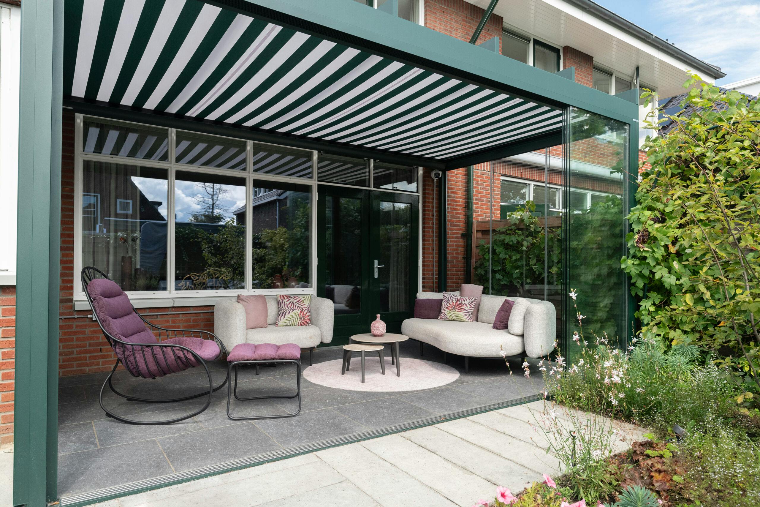 Veranda zonwering binnenkant inhuis plaza