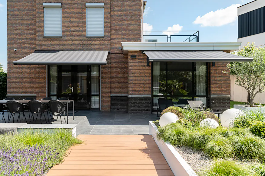 Zonwering bij inhuis plaza