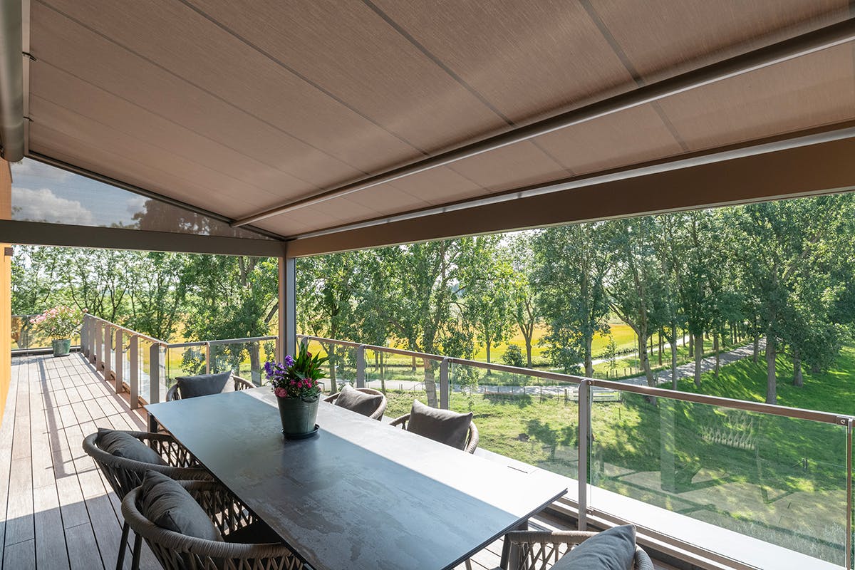 inhuis plaza pergola zonwering