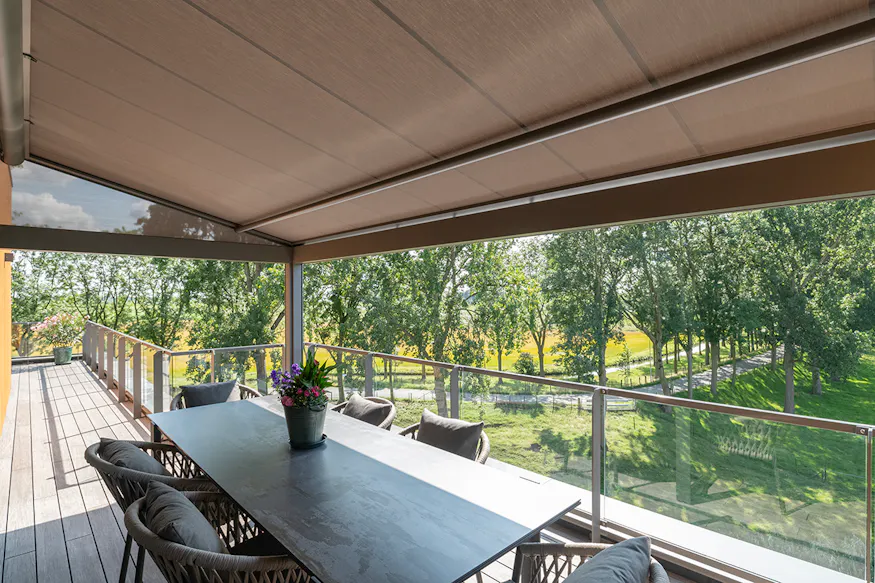 inhuis plaza pergola zonwering