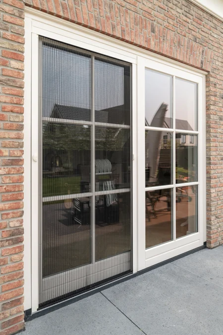 Project enkele plisse hordeur deur dicht
